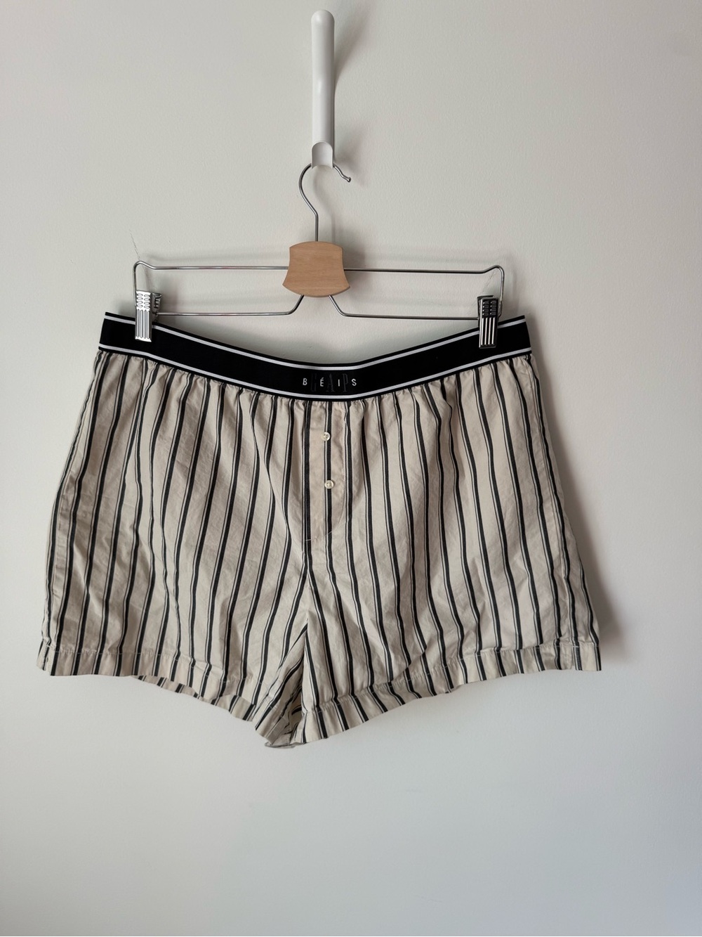 Womanโs BEIS x GAP shorts - Buttons, striped fabric